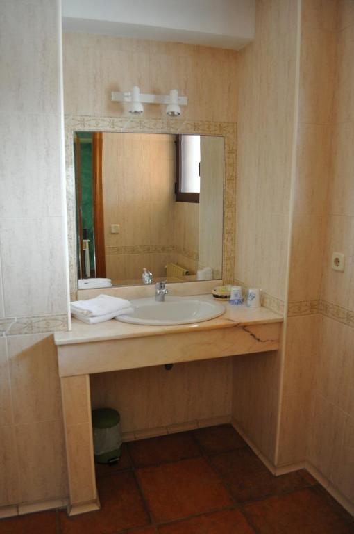 Hotel Langa Cerezo de Abajo Phòng bức ảnh